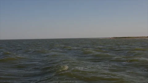 The boat rocks on the waves 動画素材 94965799