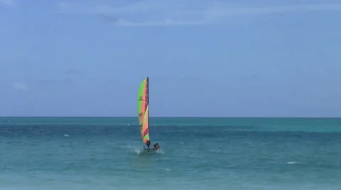 Boat Sailing Fast to Beach in Cuba Resort Video stock 32286960