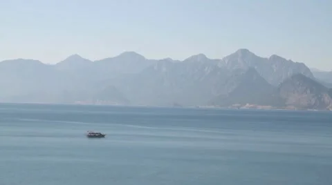 Boat sailing Vídeos de archivo 8928949