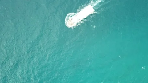 A boat sailing in the ocean 스톡 동영상 131169011