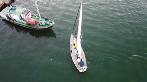 The boat sails Stockbeeldmateriaal 163121344