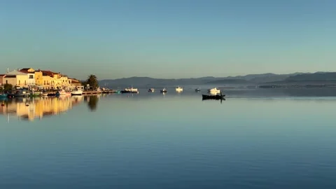 Boat sails home Vidéo 170569132