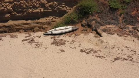 Boat in the sand Stockbeeldmateriaal 160294635