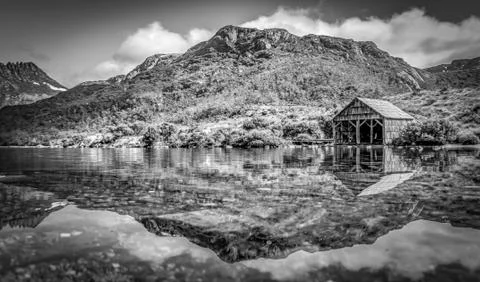 The Boat Shed on the picturesque Dove Lake at Cradle Mountain, Tasmania. Stock Photos
