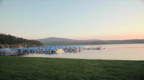 Boat Slips on Lake CDA 库存影片 32359907
