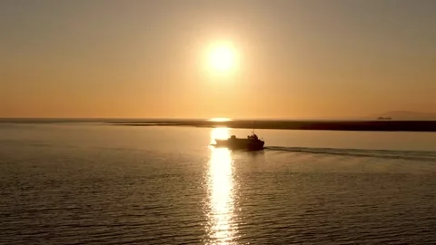 Boat into the Sunet 動画素材 242543404