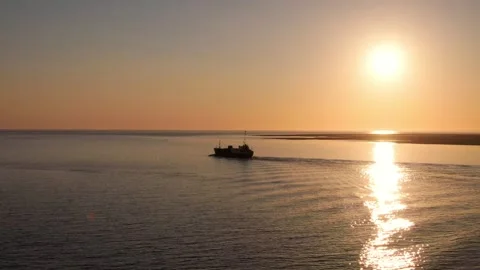 Boat into Sunset 2 動画素材 242543487