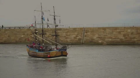 Boat trip on the Endeavour Stock-Footage 217681117