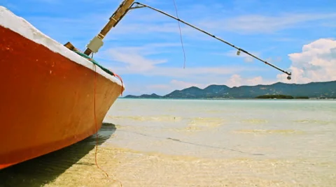 Boat on a tropical beach 動画素材 37965600