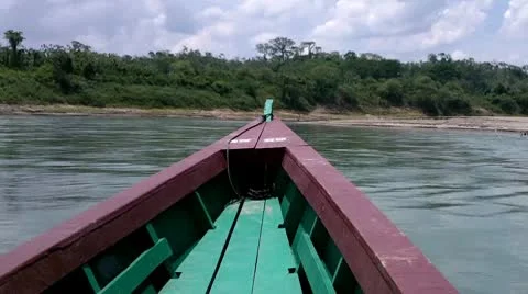 Boat in the Usumacinta River Vídeos de archivo 8921802