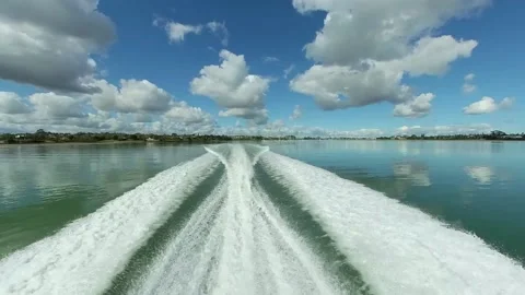 Boat wake in flat water Stock-Footage 220642882