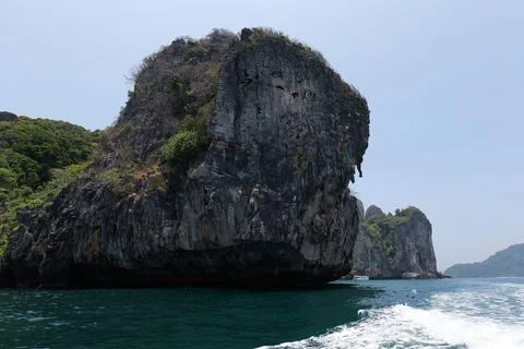 Boat Wake on the Water at Phi Phi Island Fotos Stock