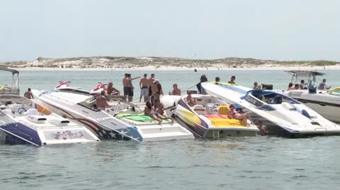 Boating along Beach Stock-Footage 25190257