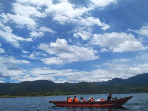 Boating on the lake Фото