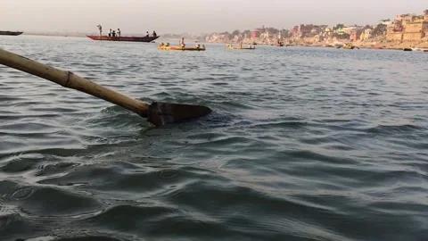 Boating at river side in Varanasi 스톡 동영상 133586076