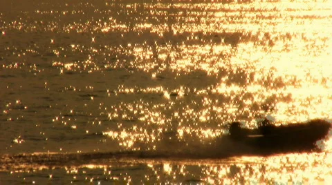 Boating at Sunset 1 動画素材 502508