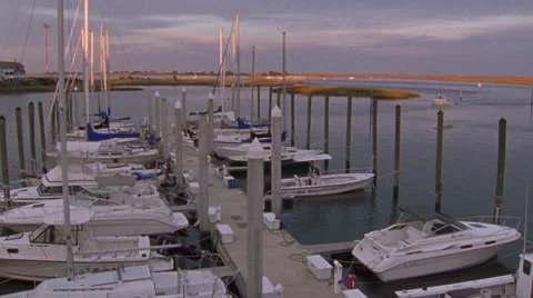 Boats at Dock during sunset Vídeo Stock 41776927
