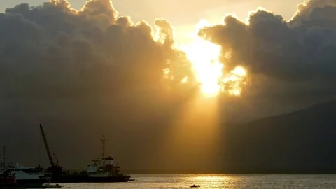 BOATS DYNAMIC CLOUDS PUERTO PRINCESA PHILIPPINES Stock Footage 76654161
