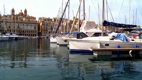 Boats in the harbour 스톡 동영상 98183009