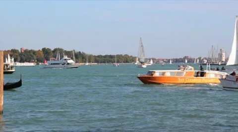 Boats on lake Stock Footage 21893562