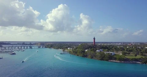 Boats on the Loxahatchee River in the Jupiter Inlet Stock Footage