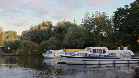 Boats moored on the river Stock-Footage 251591644