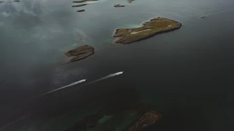 Boats on in the ocean Vídeo Stock 95417178