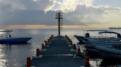 BOATS IN THE PORT Video stock 67641939