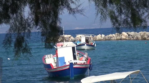 Boats in a Small Jetty Vídeo Stock 63046259