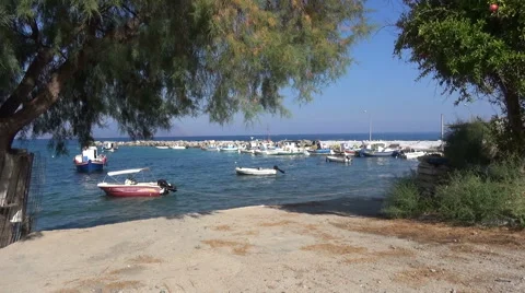 Boats in a Small Jetty Видео 63046870