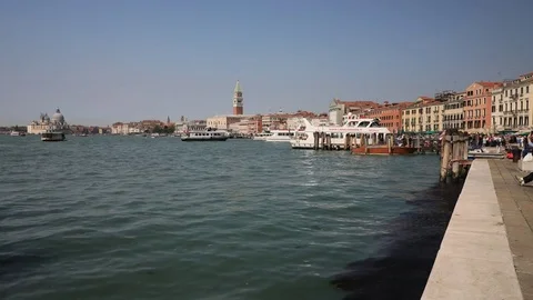 Boats in the Venice lagoon 動画素材 85222334