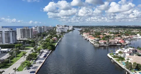 Boca Raton Homes with docks Intercoastal Roofers working Waterfront Vidéo 276392013