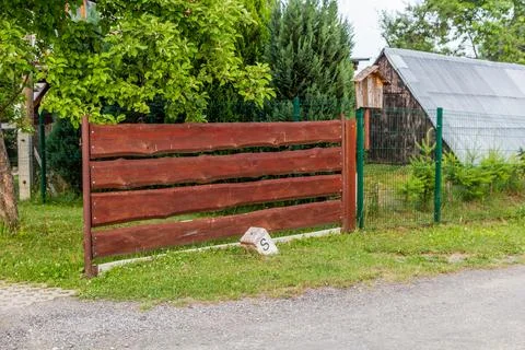 Boder post between Czechia and Slovakia in Vjadacka village in Beskydy mounta 库存照片