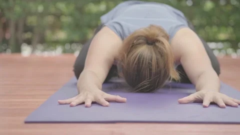Body simple yoga 库存影片 139096272