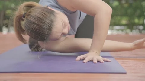 Body simple yoga 库存影片 139096283