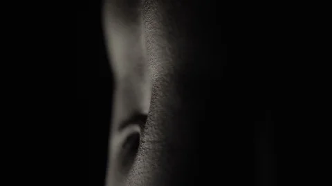 Bodybuilder on black background Video stock 128346462