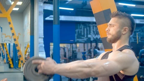 Bodybuilder doing exercises for biceps 스톡 동영상 112532241