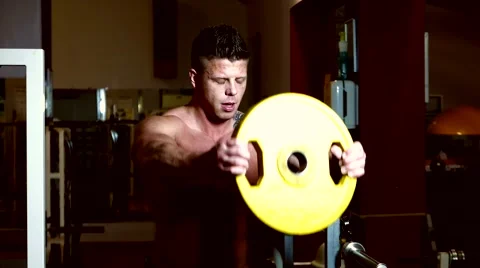 Bodybuilder in a gym Stock Footage 46129702