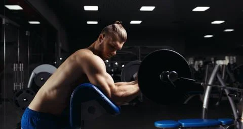 Bodybuilder in the gym Stock-Fotos
