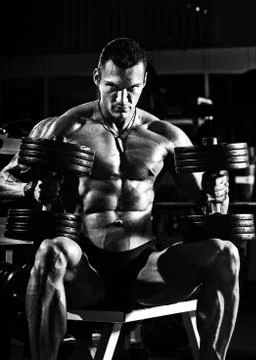 Bodybuilder in gym Foto stock