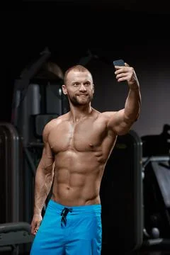 Bodybuilder making selfie Foto stock