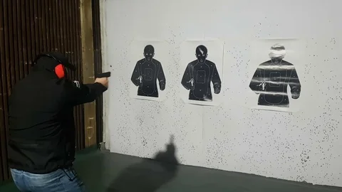 Bodyguard firing drill Stock-Footage 82240996