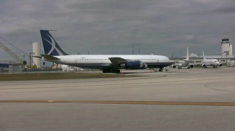 Boeing 707 Stock Footage 654972