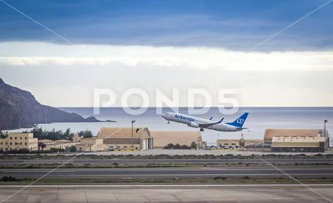 Boeing 737 (Air Europe) in Las Palmas de Gran Canaria Airport Stock Photos