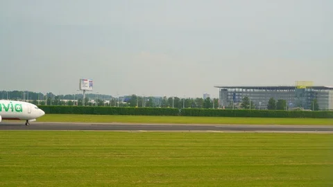 Boeing 737 of Transavia airlines driving Stock-Footage 91663406