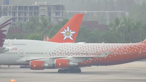 Boeing 747-446 move back Stock Footage 94561481