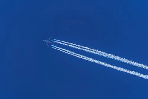 Boeing 747 in flight Stock Photos