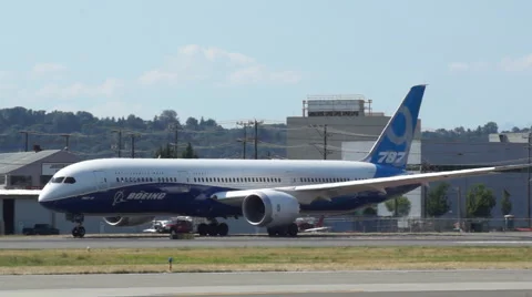 Boeing 787-9 Taxiing Stock Footage 44233792