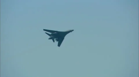 Boeing B-1 Bomer Fly By Vídeo Stock 56356888