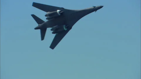 Boeing B-1 Bomer Steep Bank Vídeos de archivo 56355905